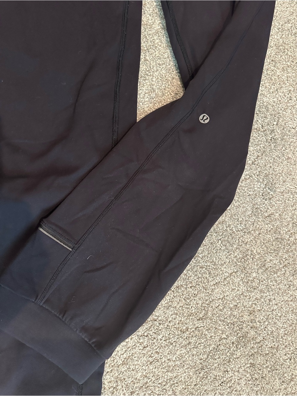 Vintage lululemon athletica women’s  Black joggers with reflective ankle stripe